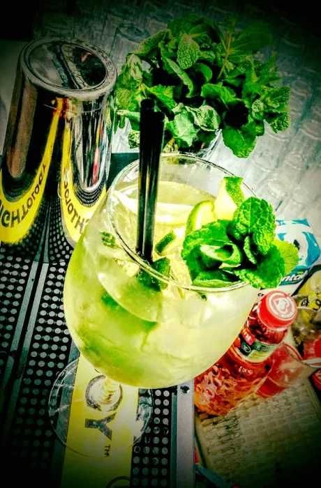 Cocktail Bar/Bar Mobil/Barmani pentru orice tip de eveniment!