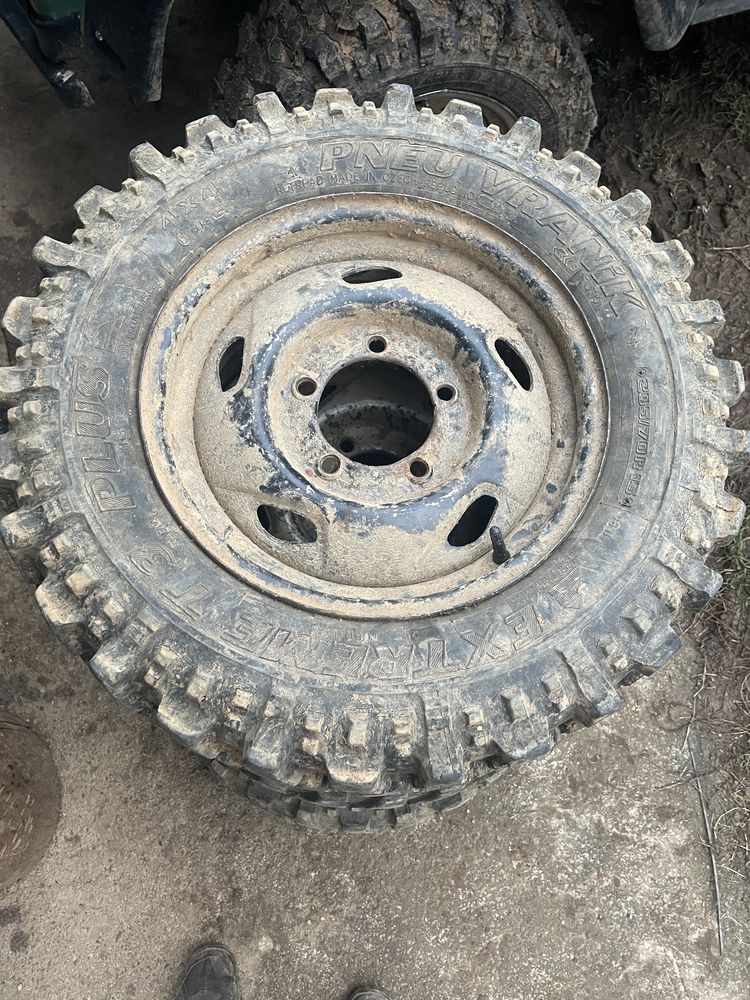 Cauciucuri 205/70R15 cu jante