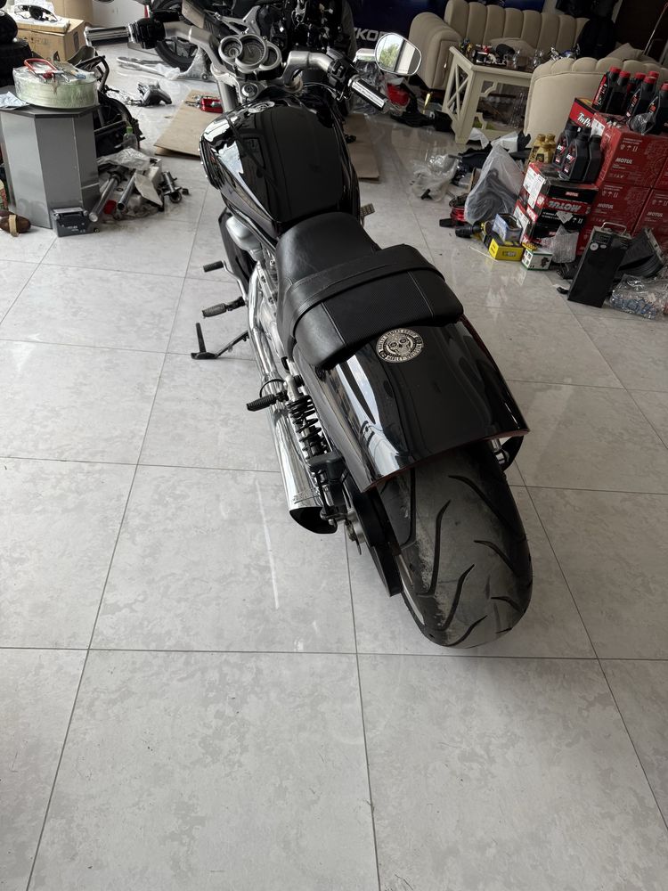 Moto Harley DAVIDSON v rod 1250