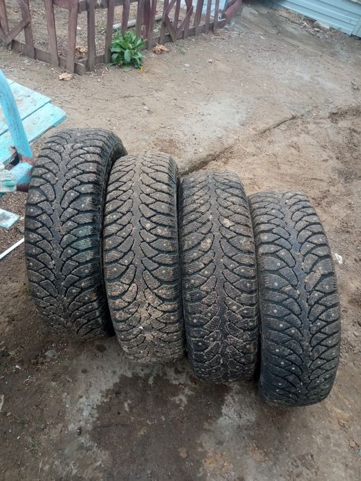 Продам комплект зимних бар резин