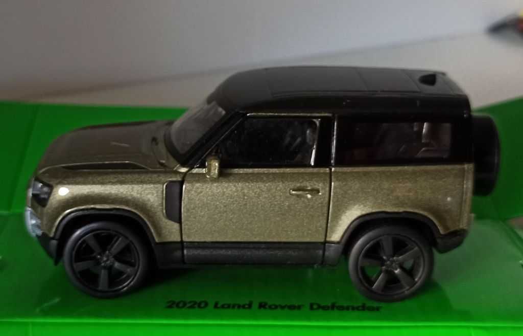 Macheta Land Rover Defender 2020 maro - Welly 1/36