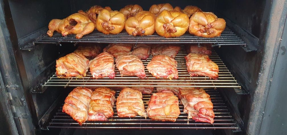 Afumătoare,  cuptor carbuni, gratar, smoker.