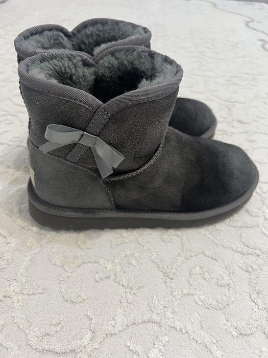 Ботуши на марка UGG