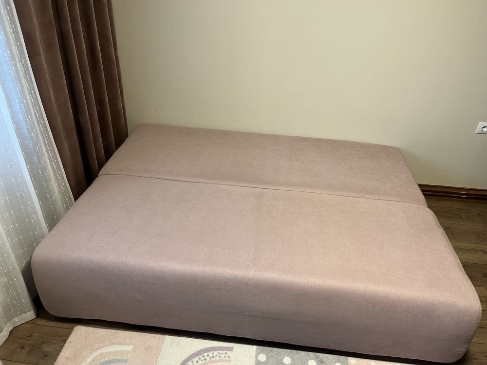 Canapea extensibilă cu spatiu depozitare