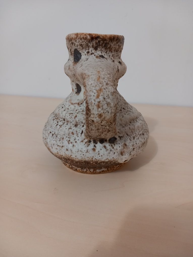 Vaza cu aspect rustic din ceramica