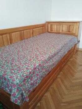 Единично легло от чам с матрак