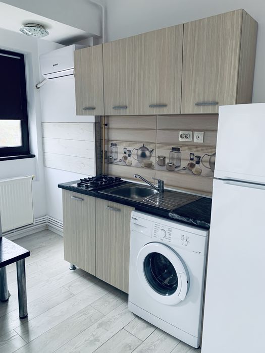 Inchiriez apartament cu o camera Centru