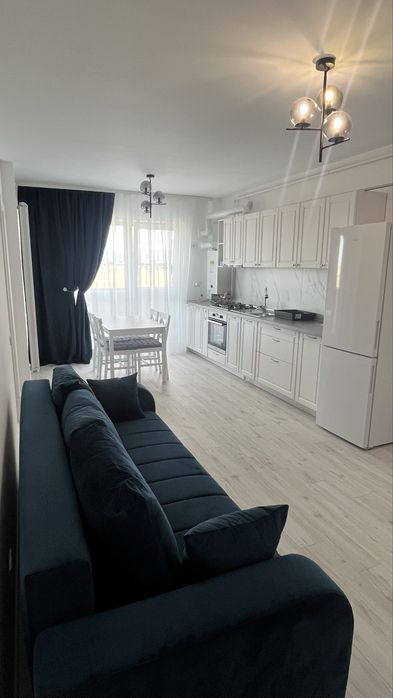 Inchiriez Studio 42,8 mp + balcon 10 mp