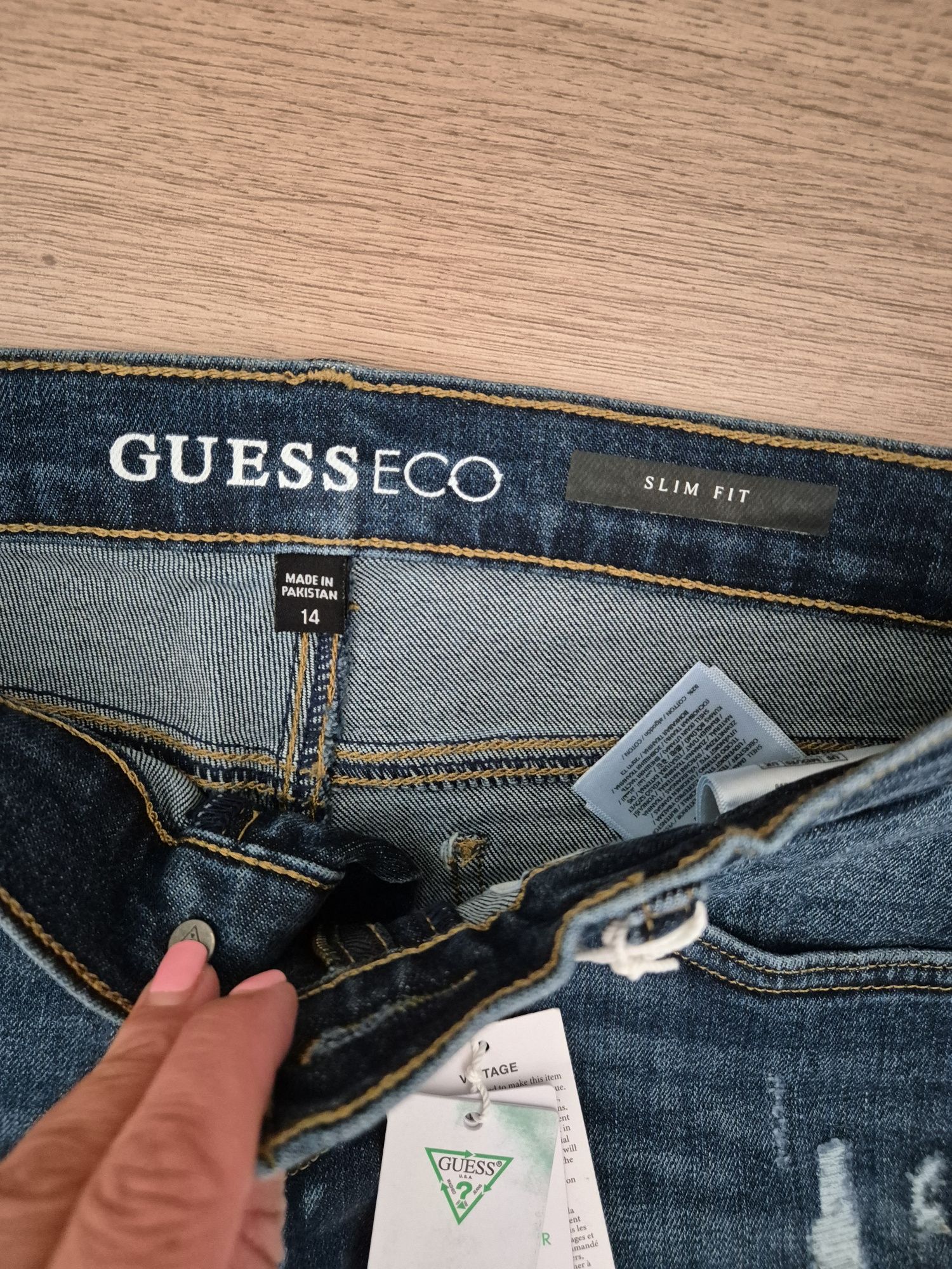 Дънки на Guess юноши