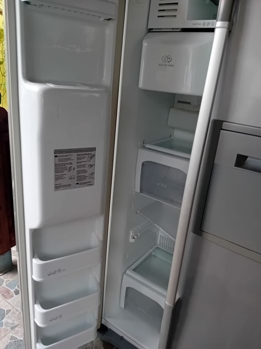 Vând frigider combina