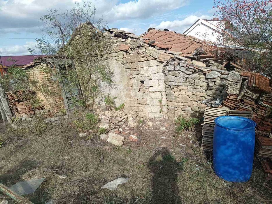Продавам дялан камък 70-80 м3