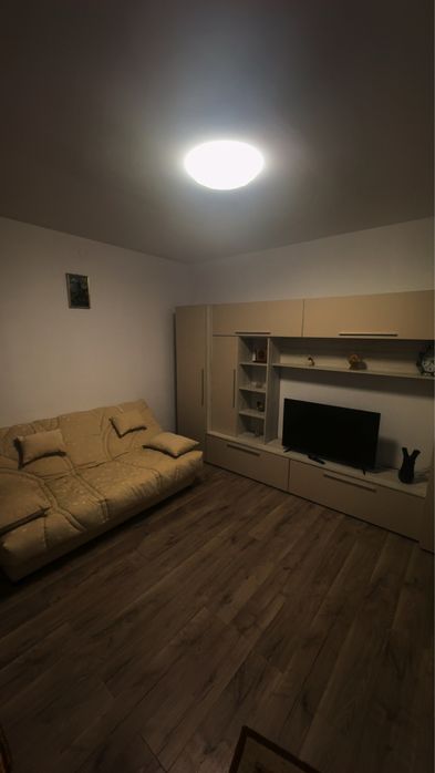 Casa de inchiriat in Piata Cluj, 54mp, 2 camere