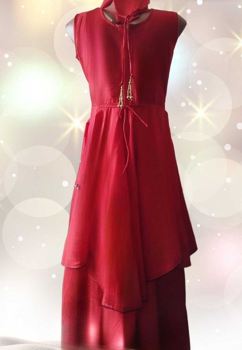 Rochie roșie, nouă, orientală, S