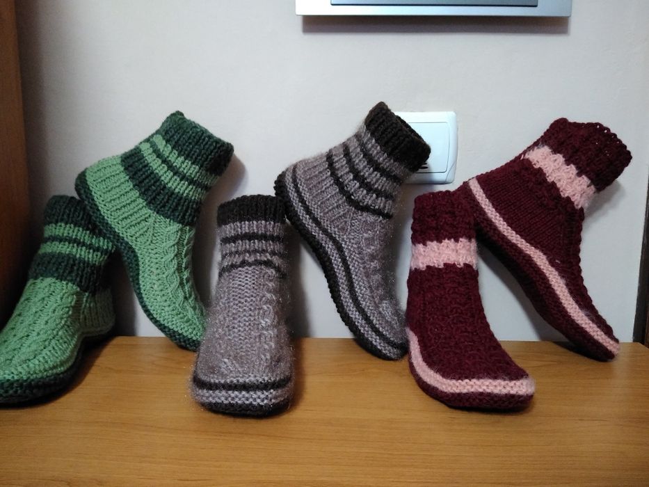 Топли удобни и практични безшевни ръчно изработени терлички