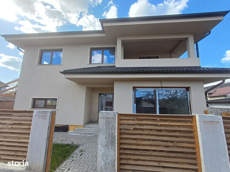 Vand casa in zona Baciu