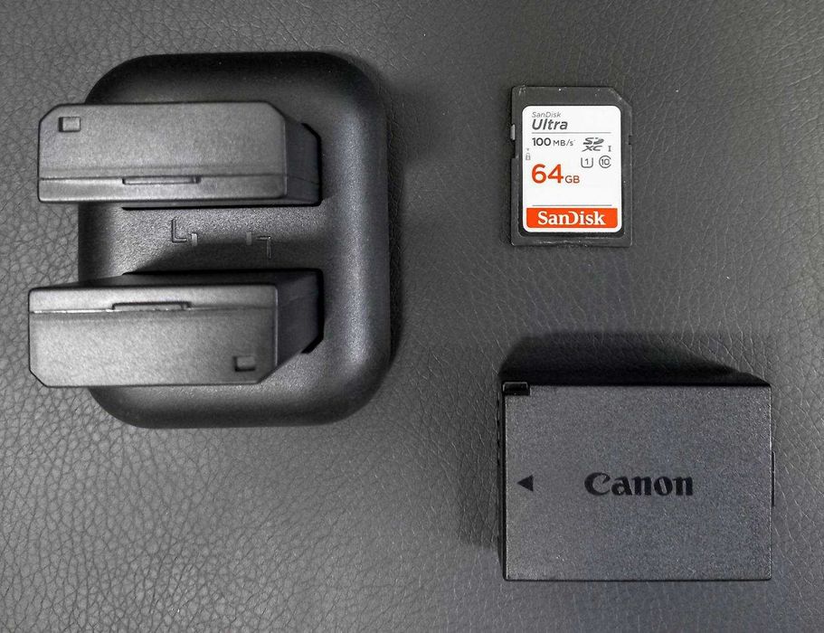 Фотоапарат Canon EOS 2000D