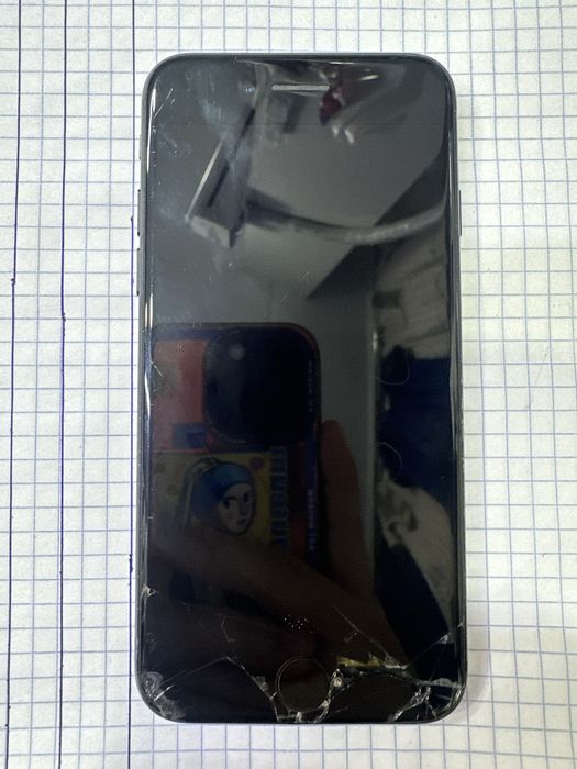Продам Iphone 7