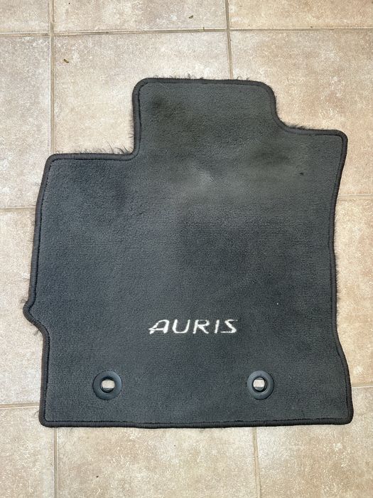 Оригинални стелки за Тойота аурис