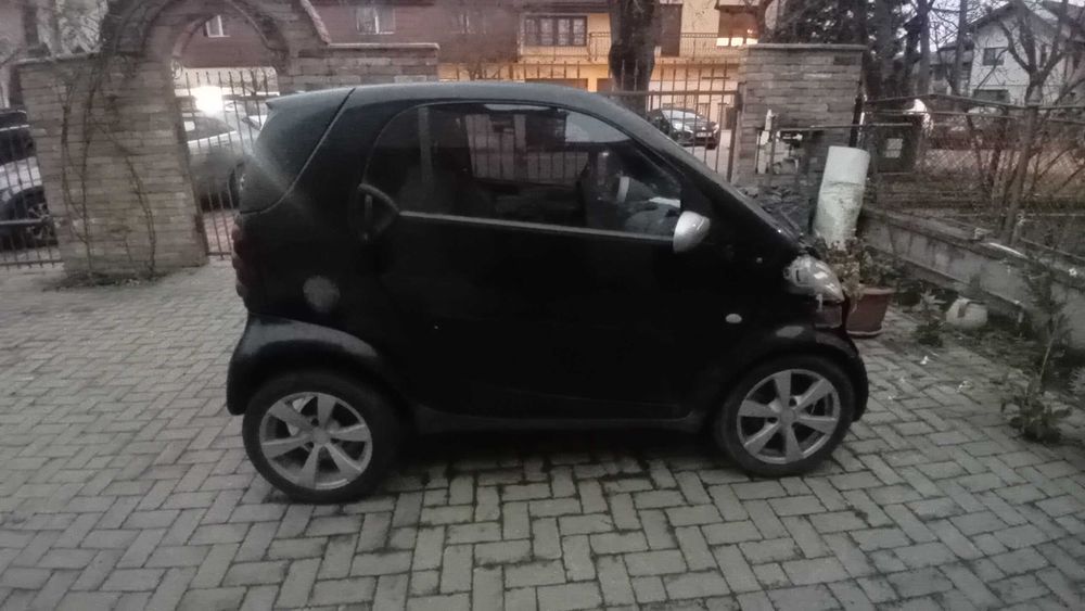 Smart ForTwo pentru dezmembrari