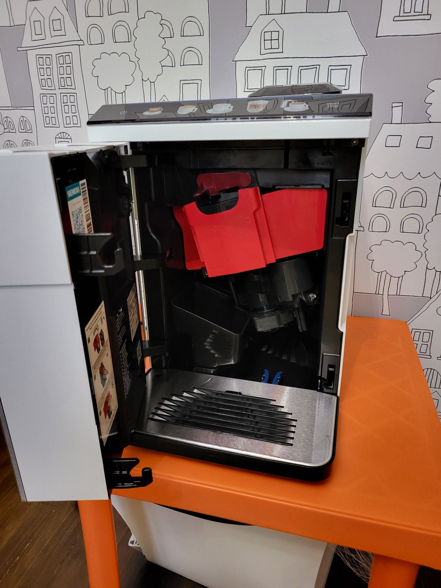 Кафеавтомат Siemens EQ 500 Бяла Кафемашина Каферобот с кана за мляко