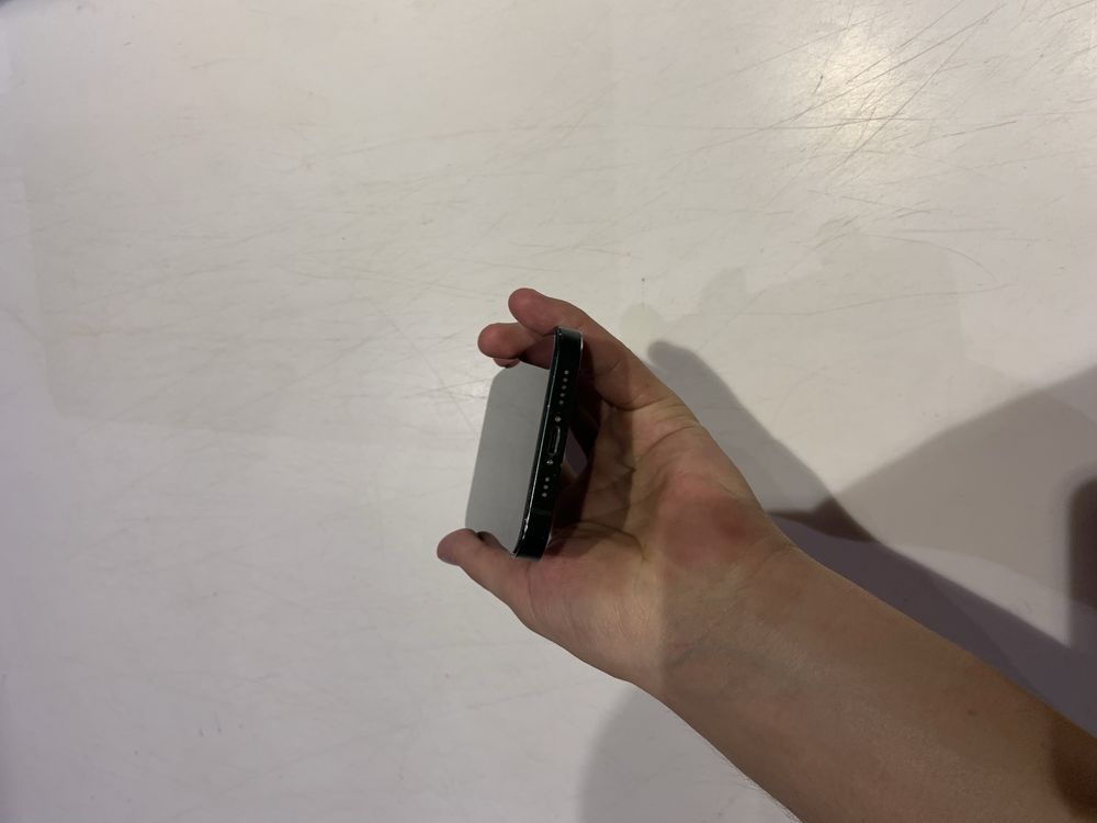Iphone 13 rangi green xotira 128gb xolati yaxshi