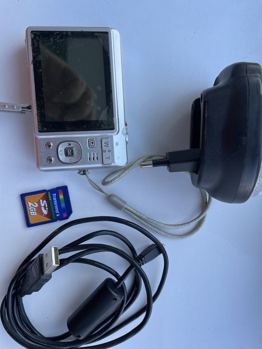 Aparat foto Sanyo, card, incarcator universal, cablu