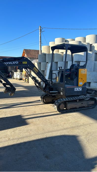 Prestari servicii sapaturi excavari demolari miniexcavator buldo