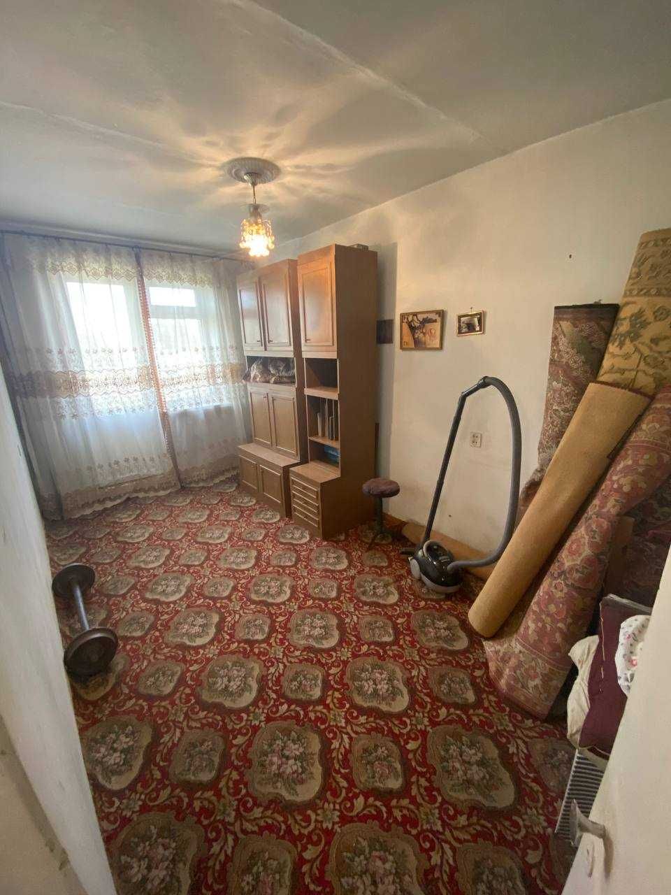 4х комнатная квартира в кирпичном доме, имеется 6м балкон, ул.Гагарина