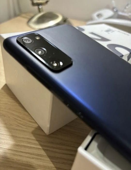 Samsung galaxy S20FE.