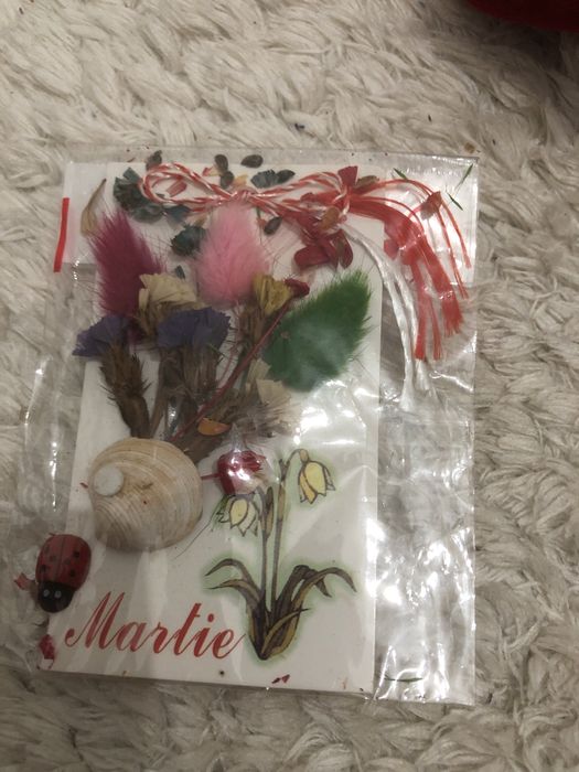 vand 33 de mărțișoare / 10 lei bucata