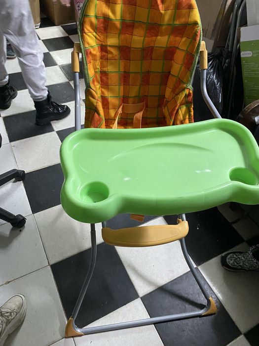 Детско столче за хранене като ново без забележки
