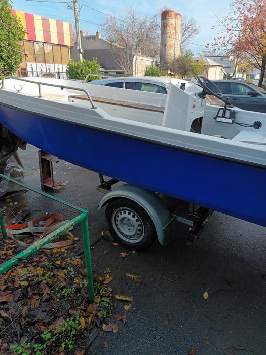 Se vinde barca, motor si peridoc