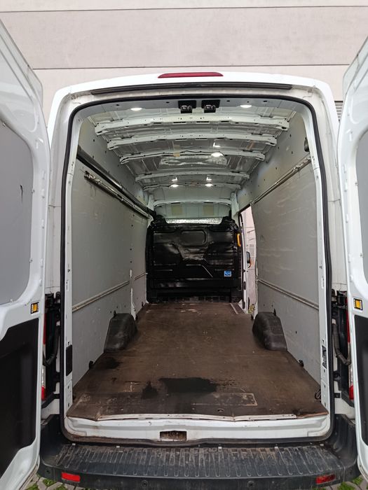 Предлагам транспортни услуги за Варна и в страната