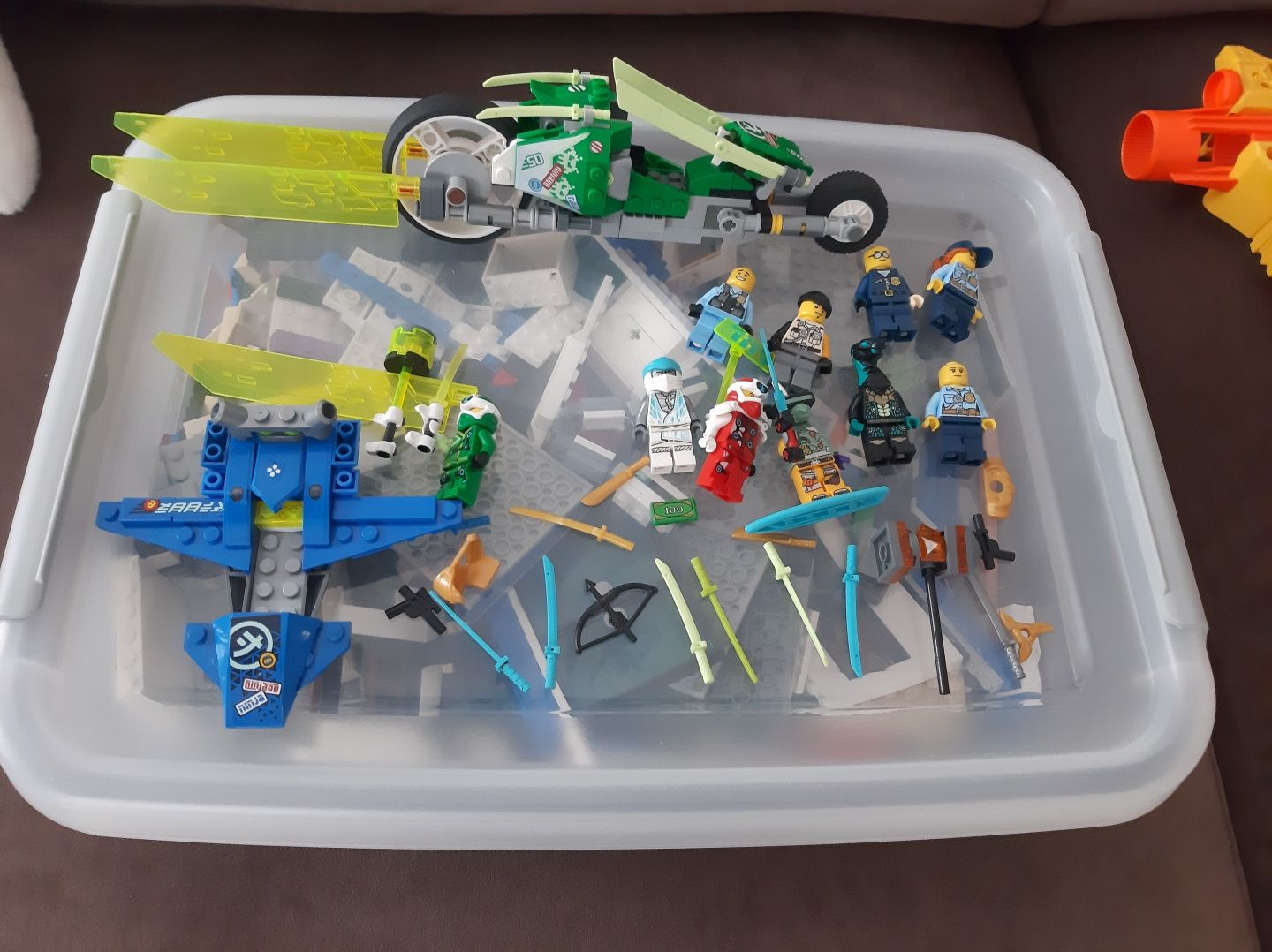 Jucări: lege ninjago și arme nerf la oferta