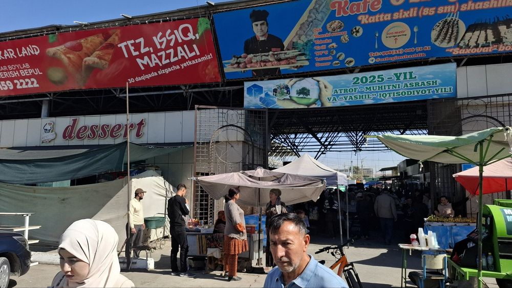 Янги бозор ширинлик каторида дукон сотилади