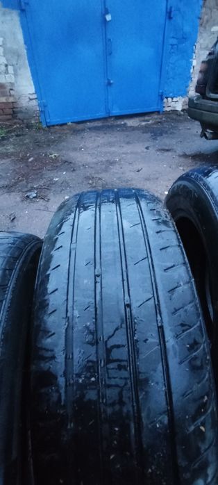Продам летнюю резину на 15