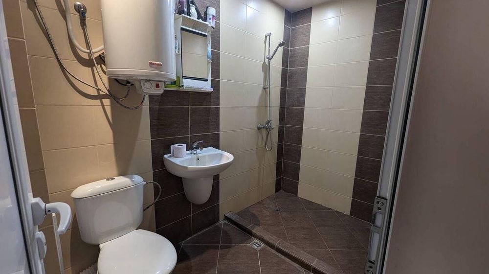 Дава се под наем Тристаен апартамент в Варна, м-т Траката - 80 кв.м за 625 € - Снимка #6