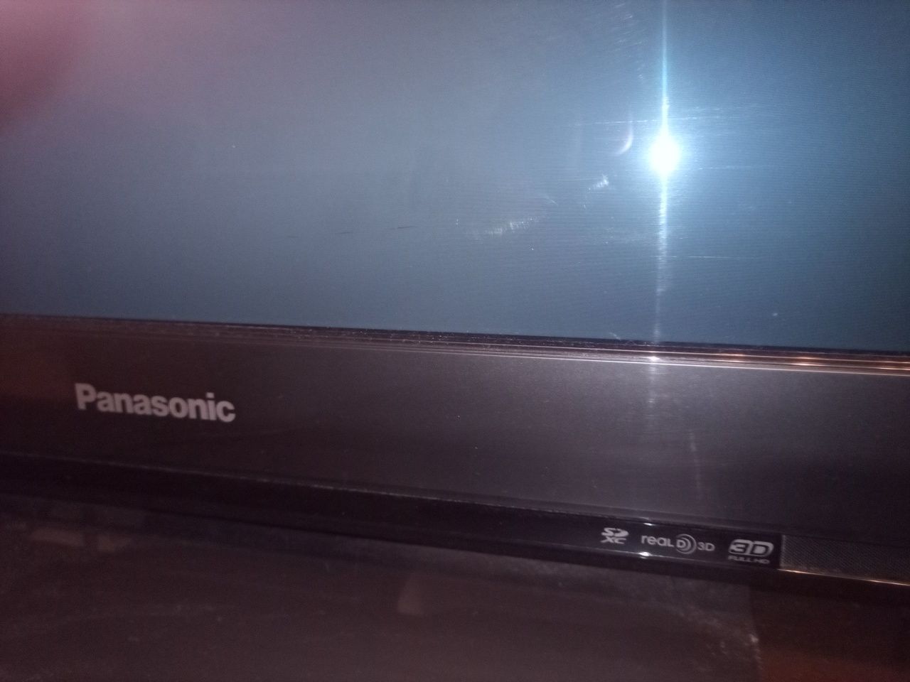 Продавам плазмен телевизор Panasonic  Viera 42" 3D ПОВРЕДЕН
