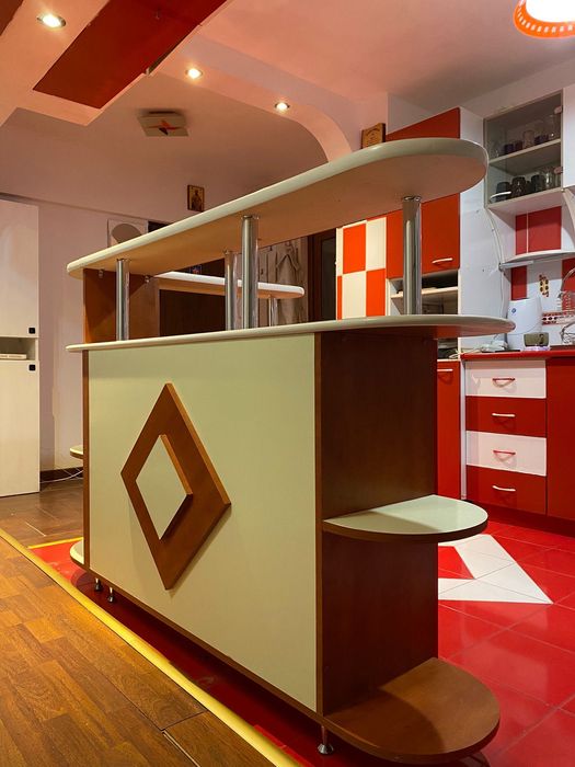 Bar / insulă de bucătărie modernă