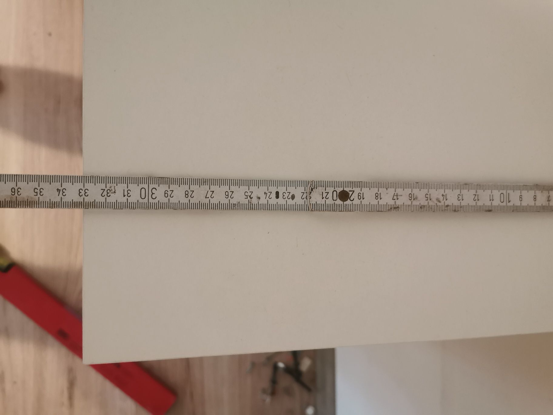 Comodă suspendată cu led