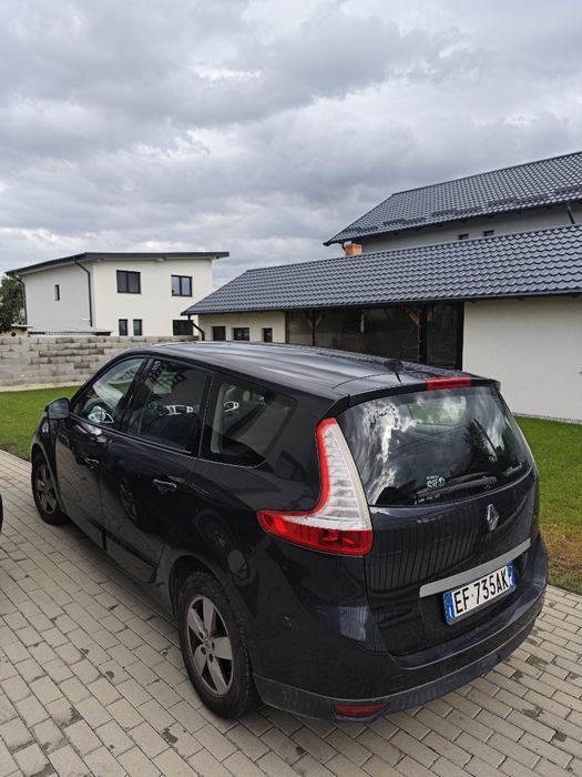 Vând Renault scenic 7 locuri in stare foarte bună