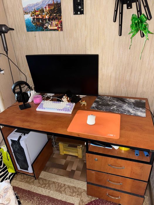 Компьютерный стол 10000