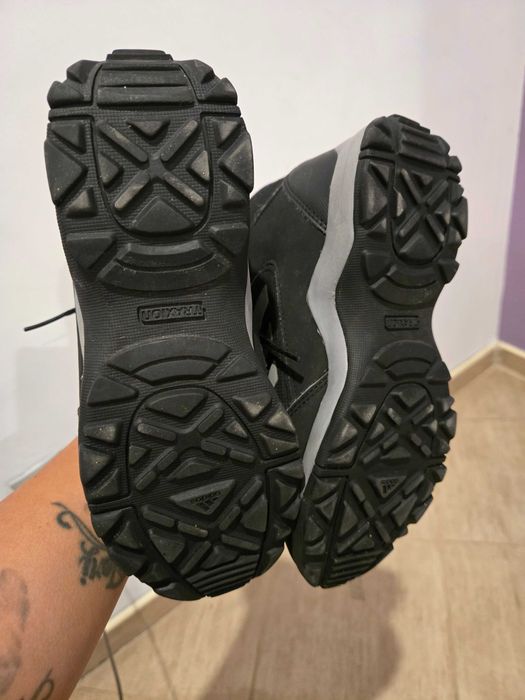 Ботуши Adidas 36 размер