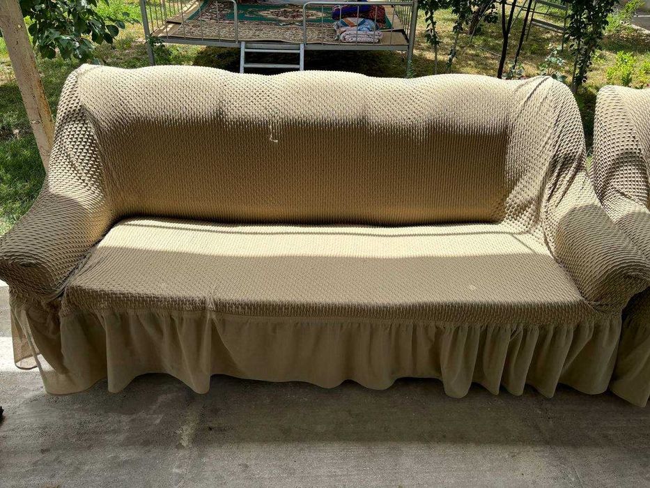 Срочно продается диван и кресло