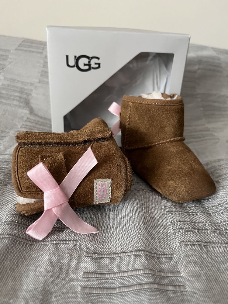 Ugg fetita marimea 18