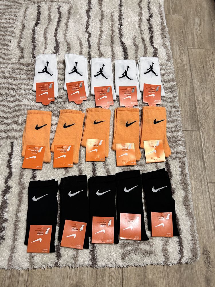 Nike и jordan дълги чорапи