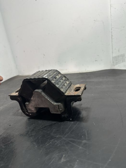 Suport tampon motor Mercedes vito  W638 2.2 CDI 6382411713