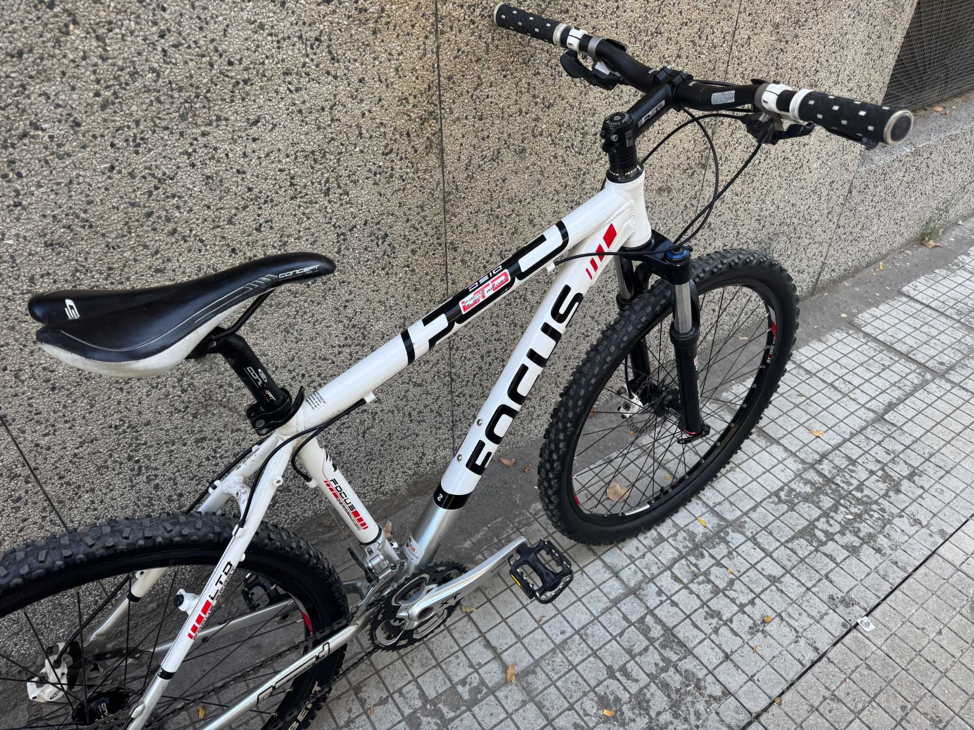 Focus Black Rider 26''/Shimano XT 3x9/RockShox Dart 3 Lockout/MTB
