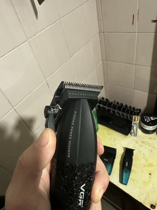 Комплект професионални машинки за подстригване vgr