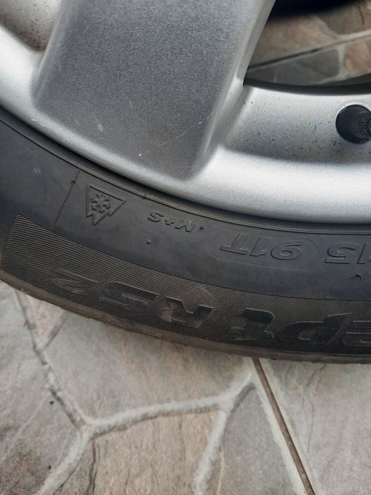 Vand anvelope, vara și iarna .